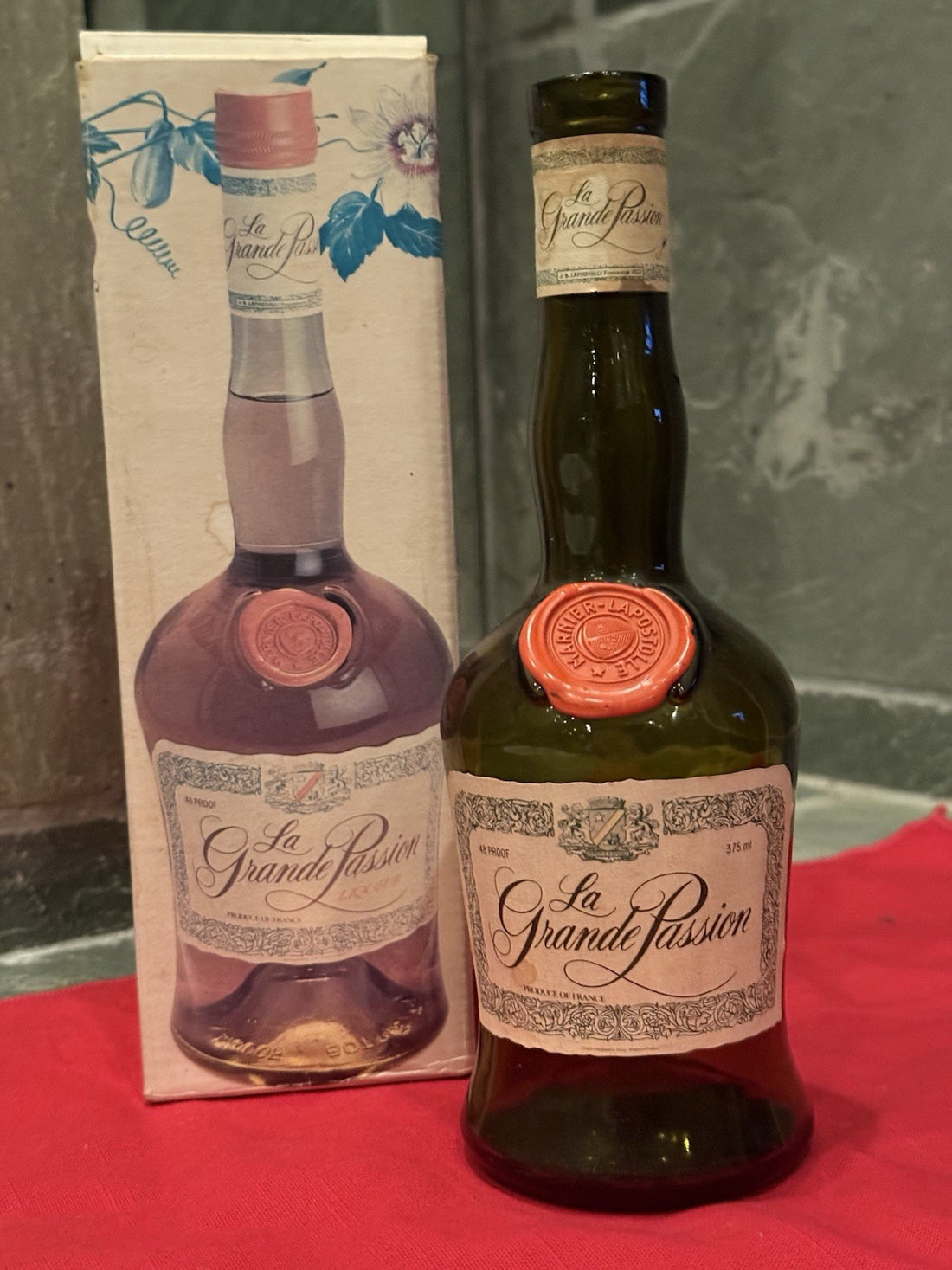 RARE Vintage EMPTY La Grande Passion Liqueur Bottle W/Box