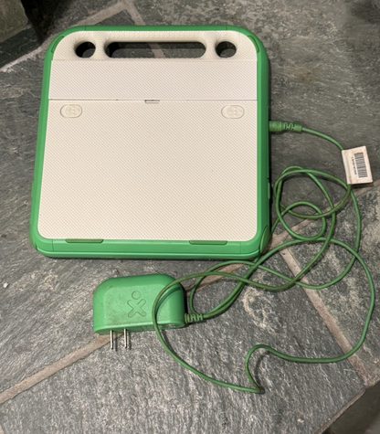 OLPC XO-1 One Laptop Per Child  - GREEN/WHITE - For Parts/Repair  - AS IS