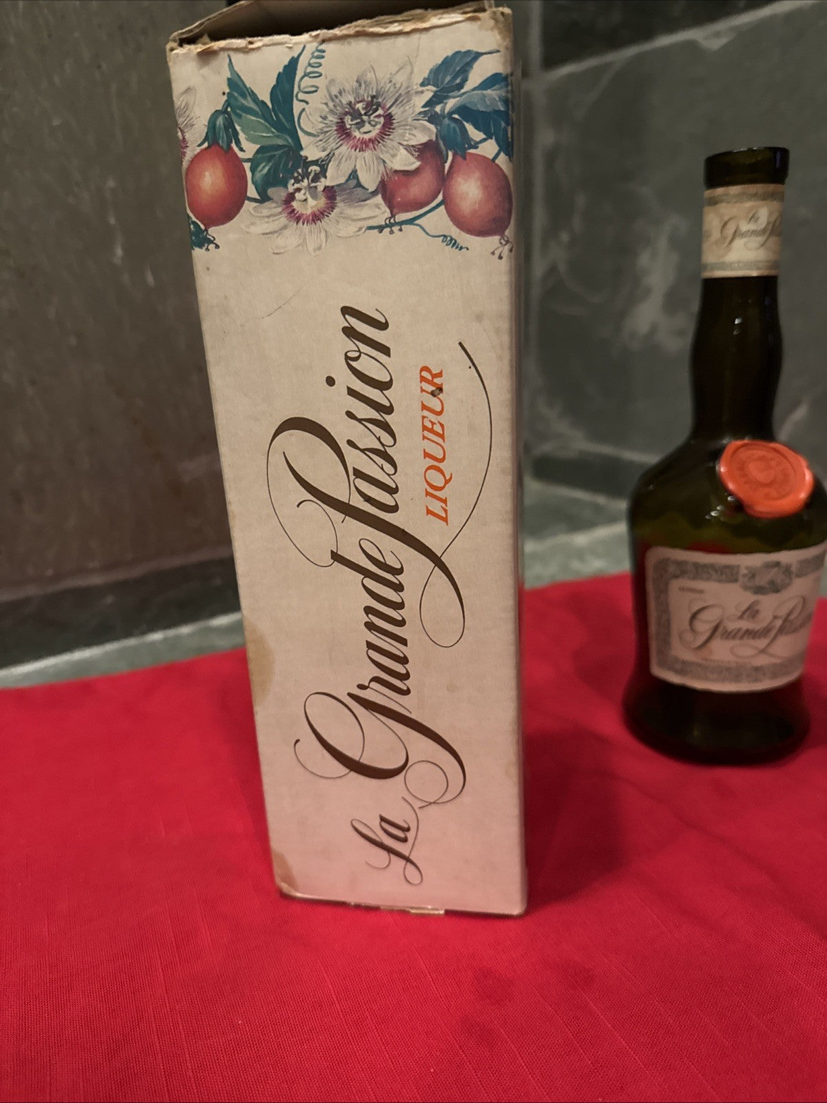 RARE Vintage EMPTY La Grande Passion Liqueur Bottle W/Box