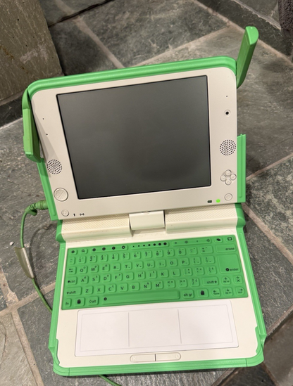 OLPC XO-1 One Laptop Per Child  - GREEN/WHITE - For Parts/Repair  - AS IS