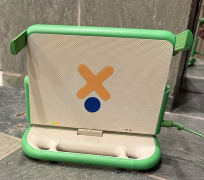 OLPC XO-1 One Laptop Per Child  - GREEN/WHITE - For Parts/Repair  - AS IS