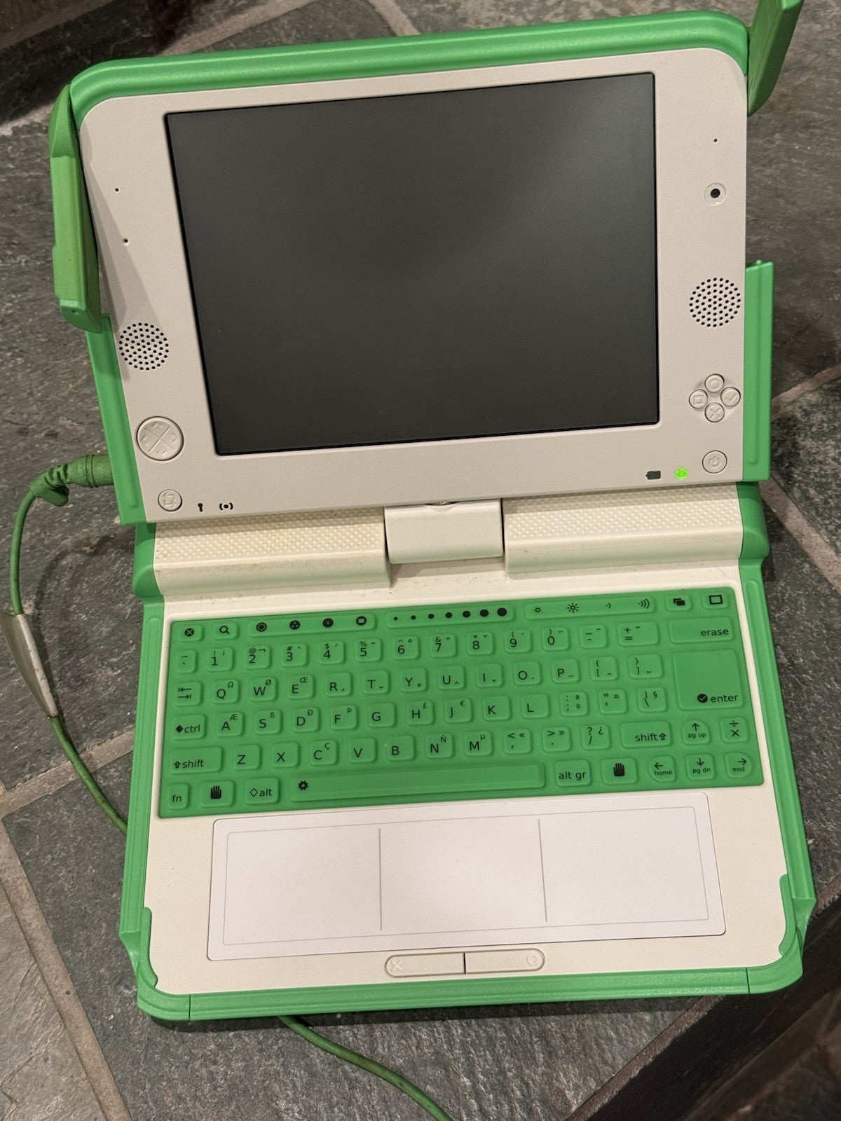 OLPC XO-1 One Laptop Per Child  - GREEN/WHITE - For Parts/Repair  - AS IS