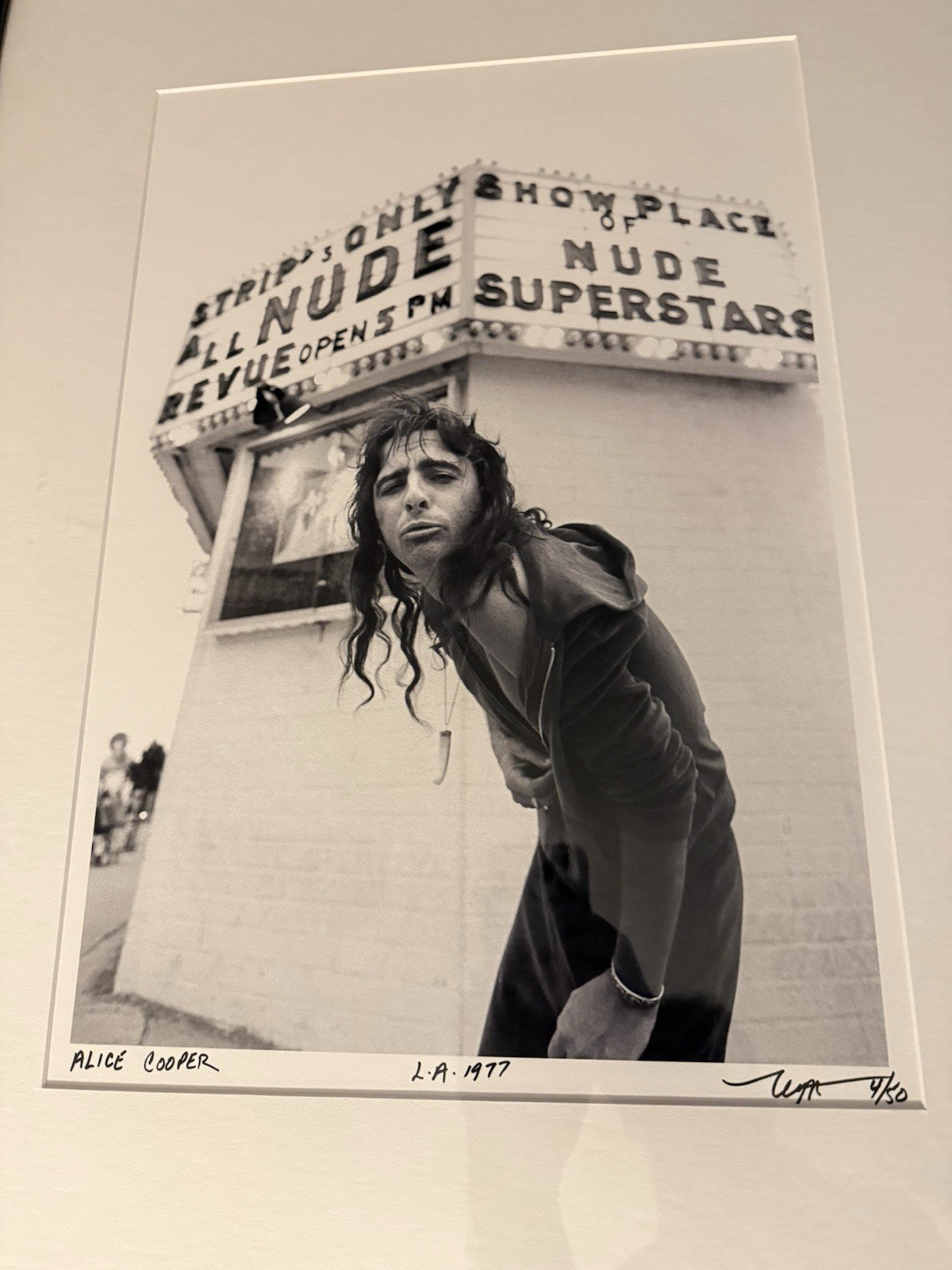 Neal Preston Signed Alice Cooper L.A. 1977 Photo Print #4/50  FRAMED 29.5x23.25