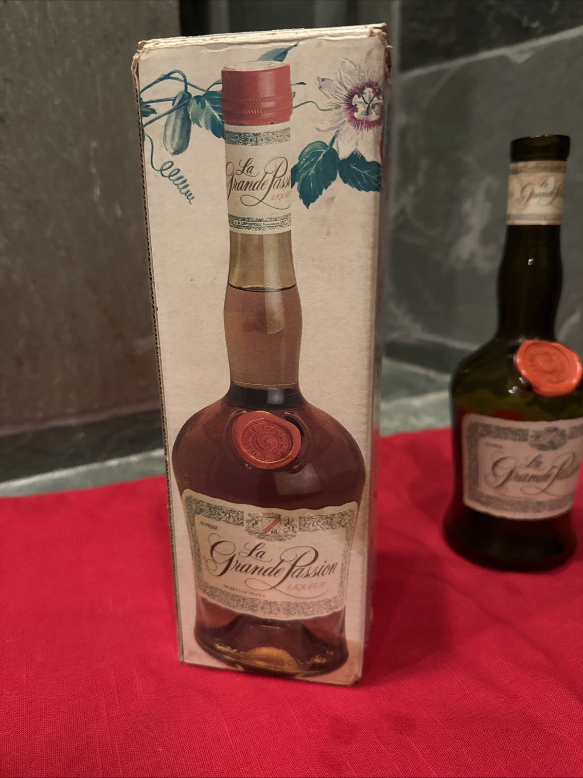 RARE Vintage EMPTY La Grande Passion Liqueur Bottle W/Box