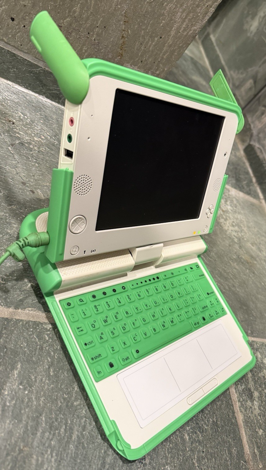 OLPC XO-1 One Laptop Per Child  - GREEN/WHITE - For Parts/Repair  - AS IS
