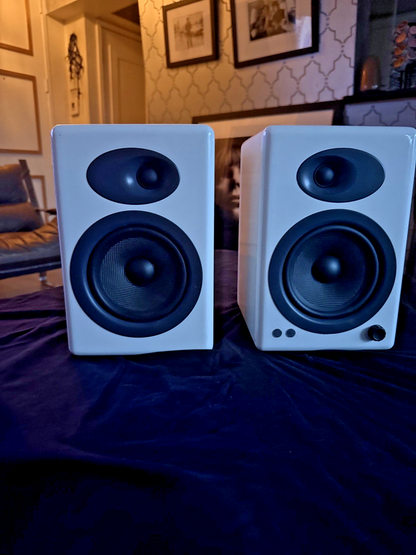Audioengine A5+ Bookshelf Speakers WHITE | Excellent | Fully Working
